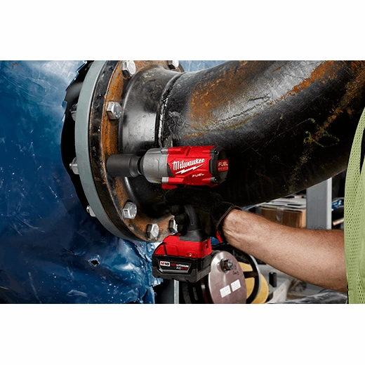 M18 FUEL™ High Torque ½” Impact Wrench with Pin Detent thumbnail 3