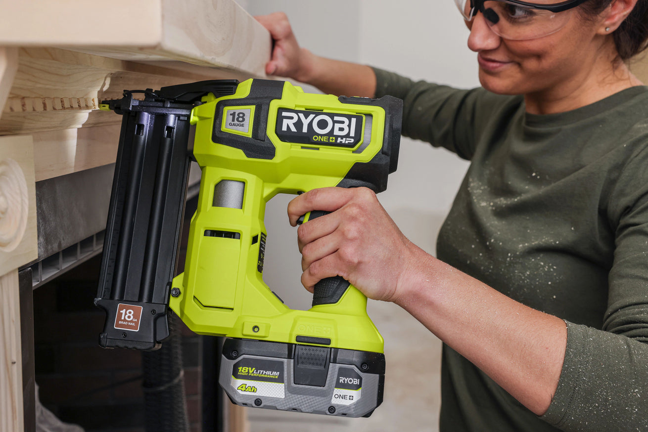 18V ONE+ HP Brushless Airstrike 18GA Brad Nailer Kit