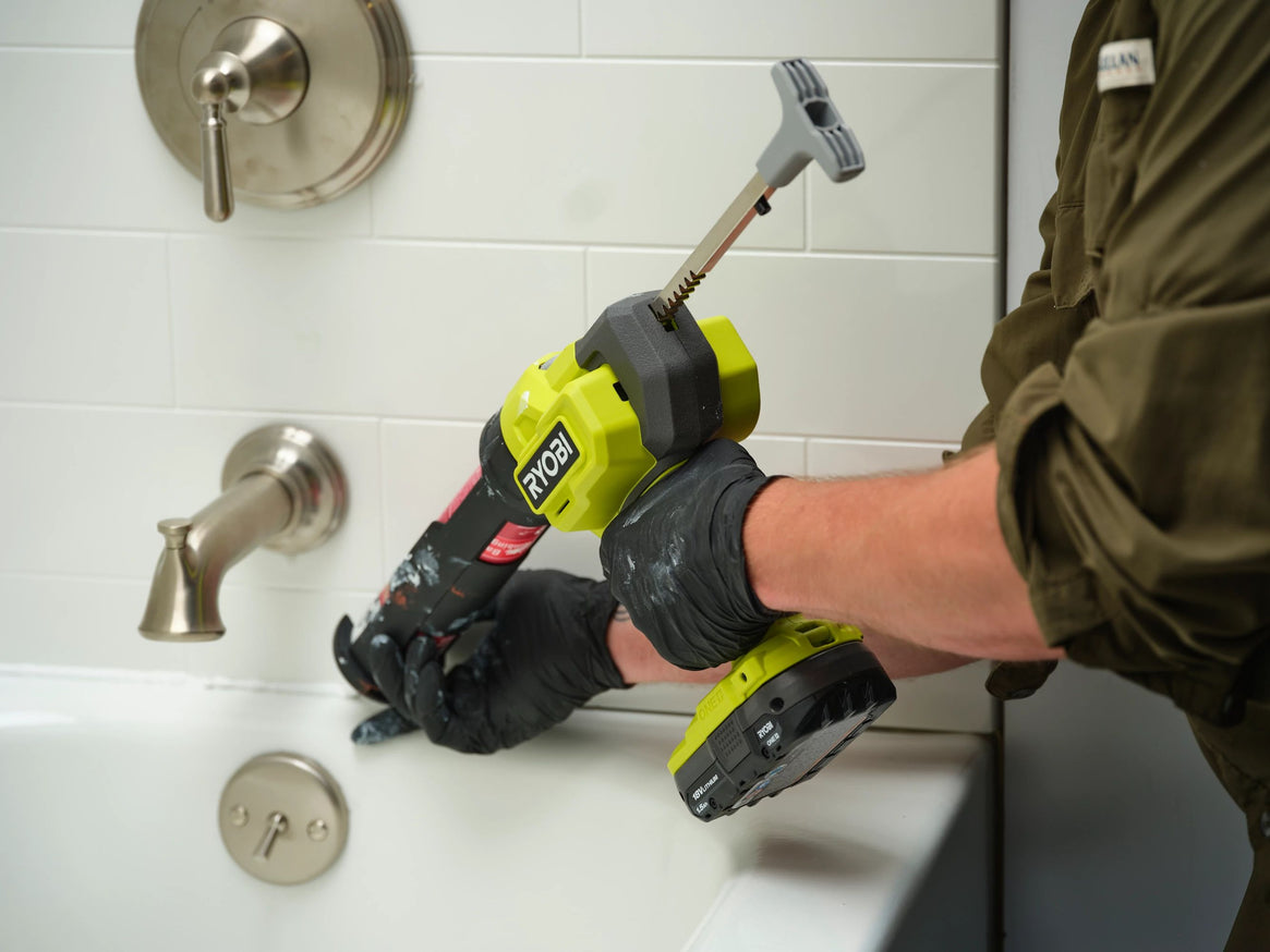 18V ONE+ 10 Oz. Caulk and Adhesive Gun thumbnail 3