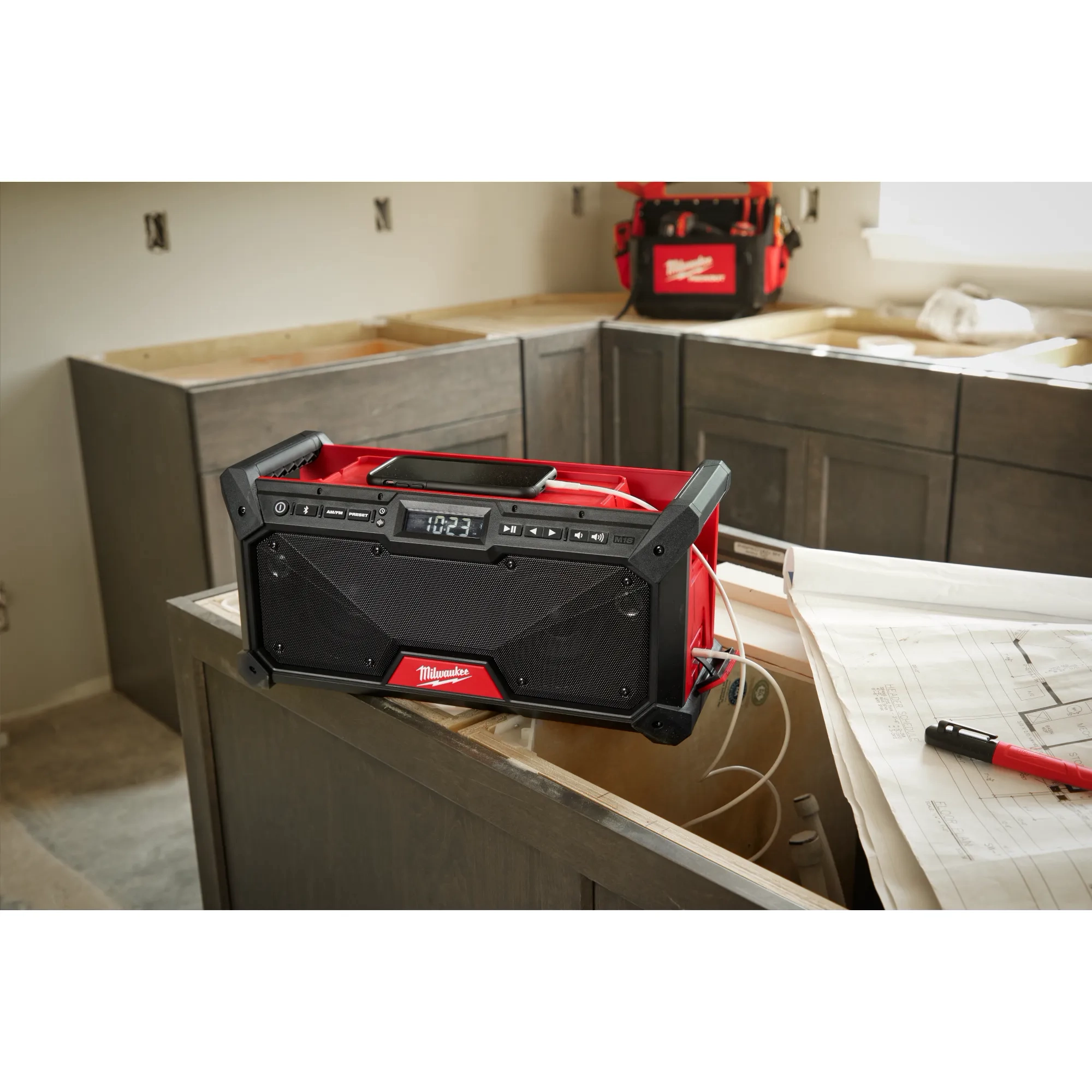 M18™ Bluetooth® Jobsite Radio