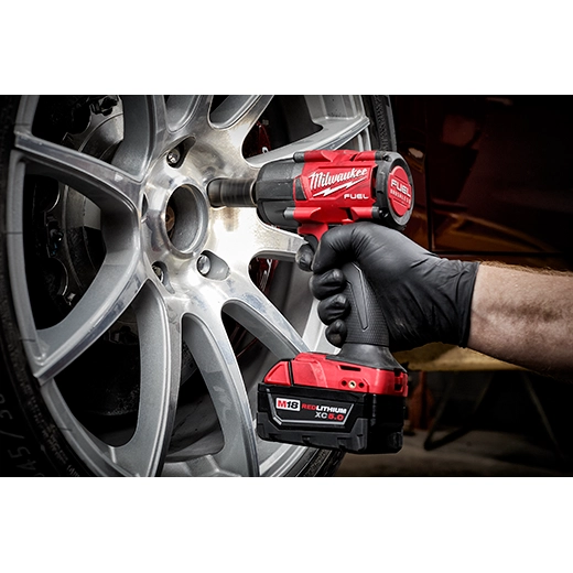 M18 FUEL™ 3/8 " Mid-Torque Impact Wrench w/ Friction Ring
