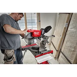 M18 FUEL™ 12" Dual Bevel Sliding Compound Miter Saw Kit