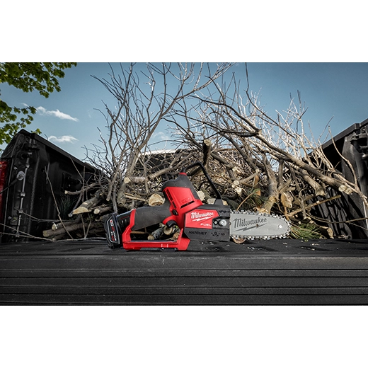 M12 FUEL™ HATCHET™ 6” Pruning Saw thumbnail 4